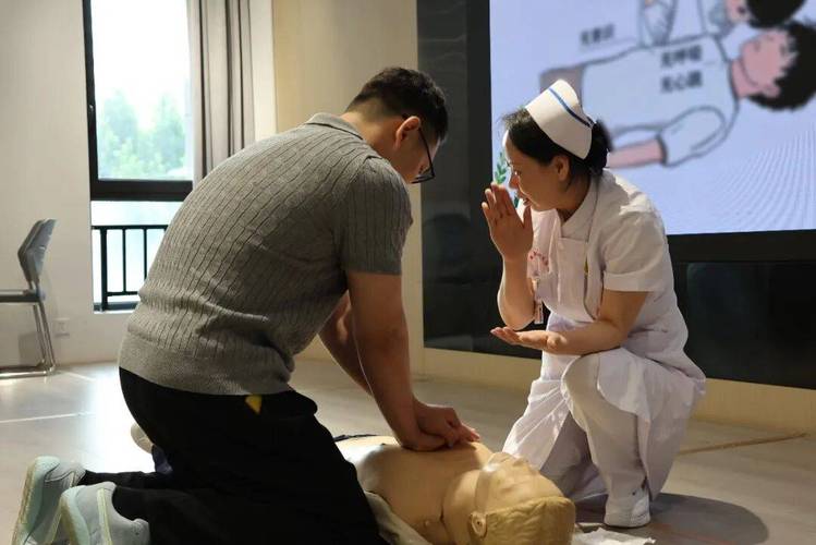 “保定责任”莲池区职工健康工程走进企业 开启自主与互助健康服务新篇章